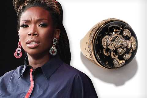 Singer Brandy Is Being Sued for a $45,000 ‘Borrowed’ Ring She Was ‘Supposed to Wear at the AMAs’