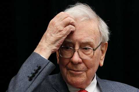Warren Buffett's Berkshire Hathaway $700 billion Market Cap Causing Headaches For Investors