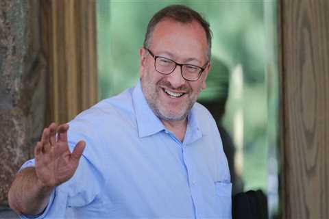 Billionaire Investor Seth Klarman Rings the Alarm on Speculation, Complacency, Inflation
