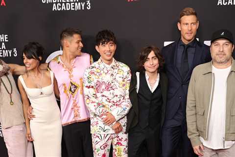 Robert Sheehan, Tom Hopper, Justin H. Min & more arrive on the Umbrella Academy red carpet just ..