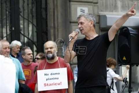 At the protest, several tens of citizens demanded that the Starica mountain be placed under..