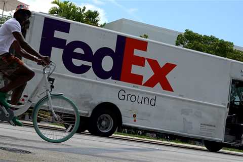 What the steep FedEx sell-off tells us about where the economy is headed: NPR