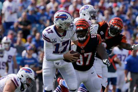 Buffalo Bills at Cincinnati Bengals Next: Los Angeles Chargers Beat Indianapolis Colts on Monday..