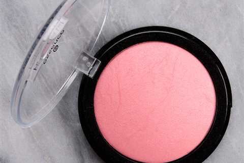 Essence Shimmery Rose Baked Blush Review & Swatches