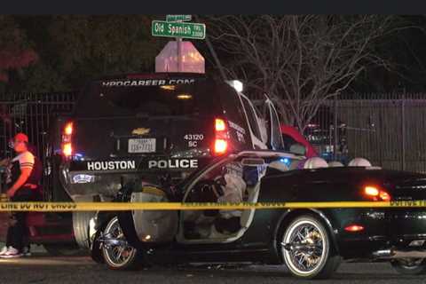 HPD officer involved in 3-vehicle crash near Highway 288, police say