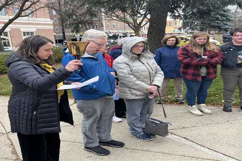 Vigil honors those lost to anti-trans violence ⋆