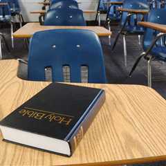 Lawmakers OK volunteer chaplains in public schools; civil rights groups say it’s unconstitutional • ..