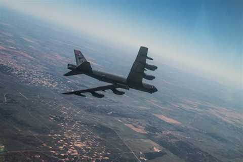 B-52 bomber crew picks up award for pulling their plane out of life-threatening 'catastrophic'..