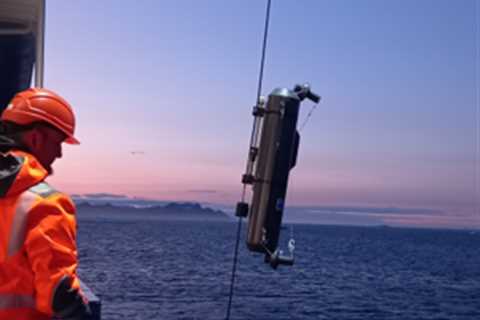 Measuring tiny amounts of metal in seawater… not so easy on a metal ship