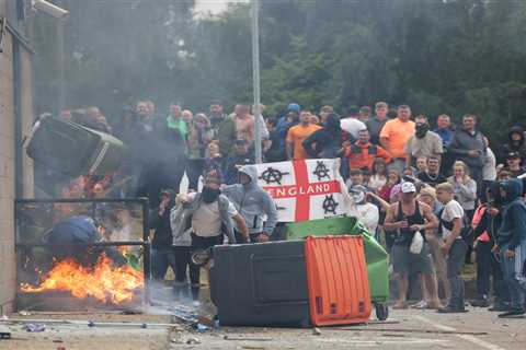 Specialist Police Force to Tackle Rioting Thugs - Sir Keir Starmer Calls Out Violence