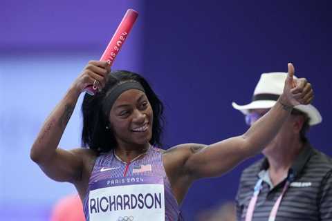 Sha’Carri Richardson, US sprints to gold in 4×100 relay