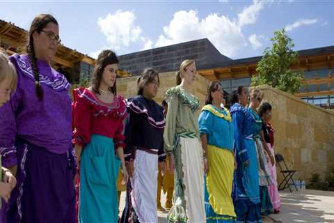 The Diverse and Vibrant Traditional Clothing Styles of Southeast Florida