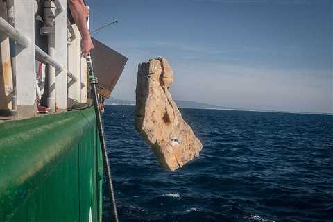 A Rock-Solid Stand for the Ocean: Greenpeace France Blocks Bottom Trawling