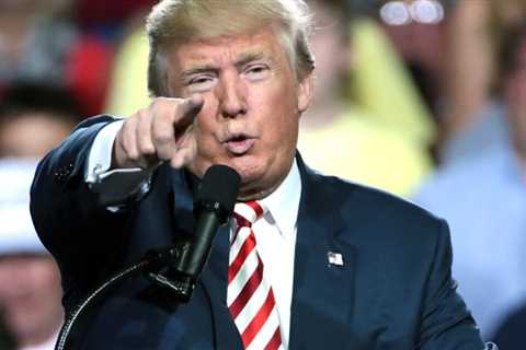Trump GOES OFF on Fake News CNN and New York Times After Dubious ‘Top Secret’ Intel Assessment..