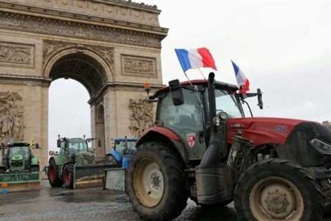 French Farmers Burst into Paris with Hundreds of Tractors to Protest Against the EU’s Mercosur..