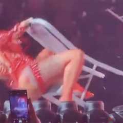 (VIDEO) Rapper Cardi B Eats It During Concert, Blames the Government After Exchange with DHS –..