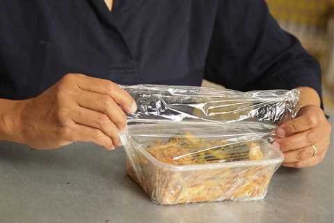 Reheating plastic food containers: what science says about microplastics and chemicals in ready..