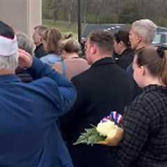 AMERICA: Hundreds of Strangers Show up for Funeral of Navy Veteran in Tennessee With No Known..